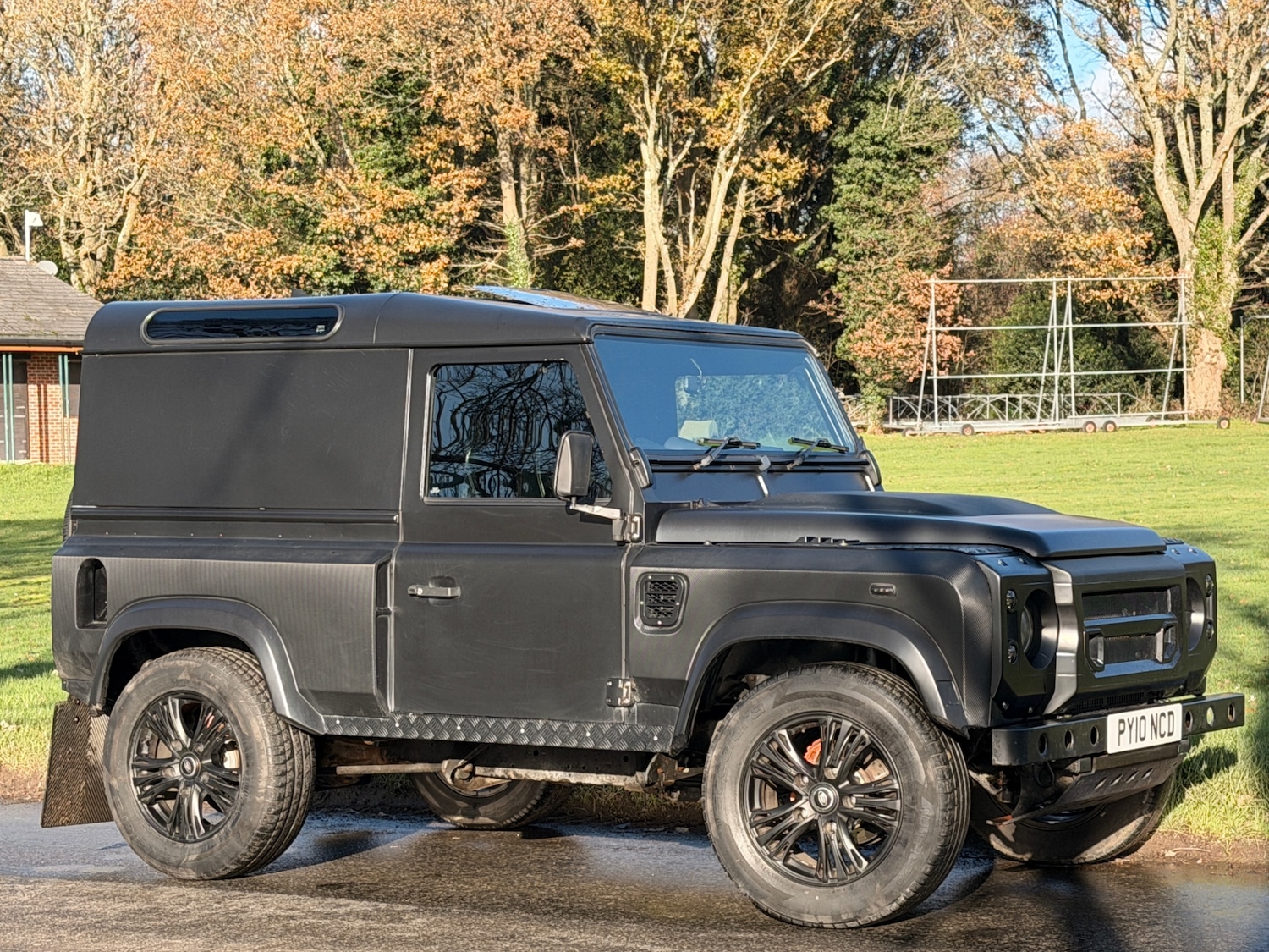 Used Land Rover Defender 2010 for sale - 76784711: Photo 1