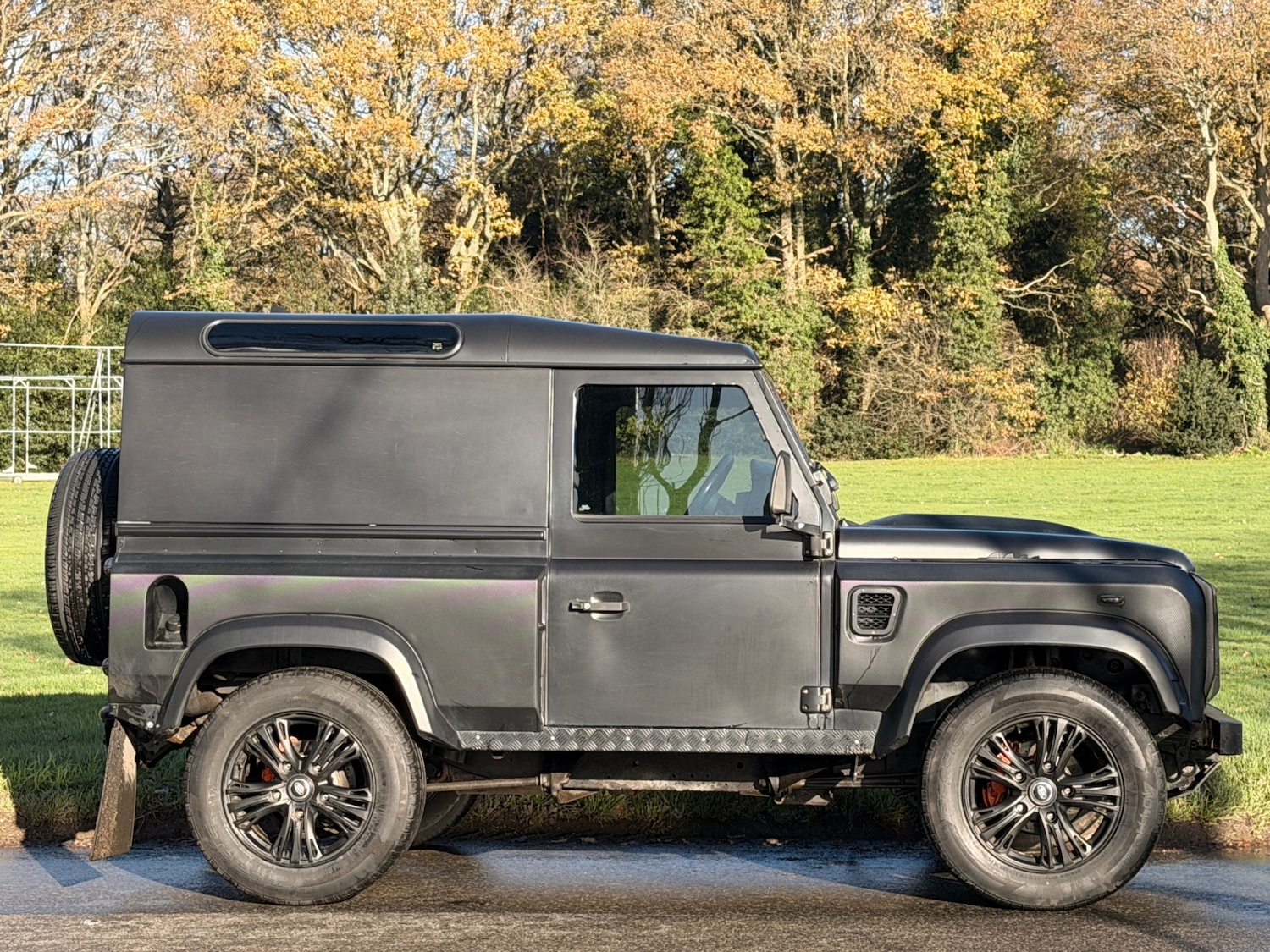 Used Land Rover Defender 2010 for sale - 76784711: Photo 3