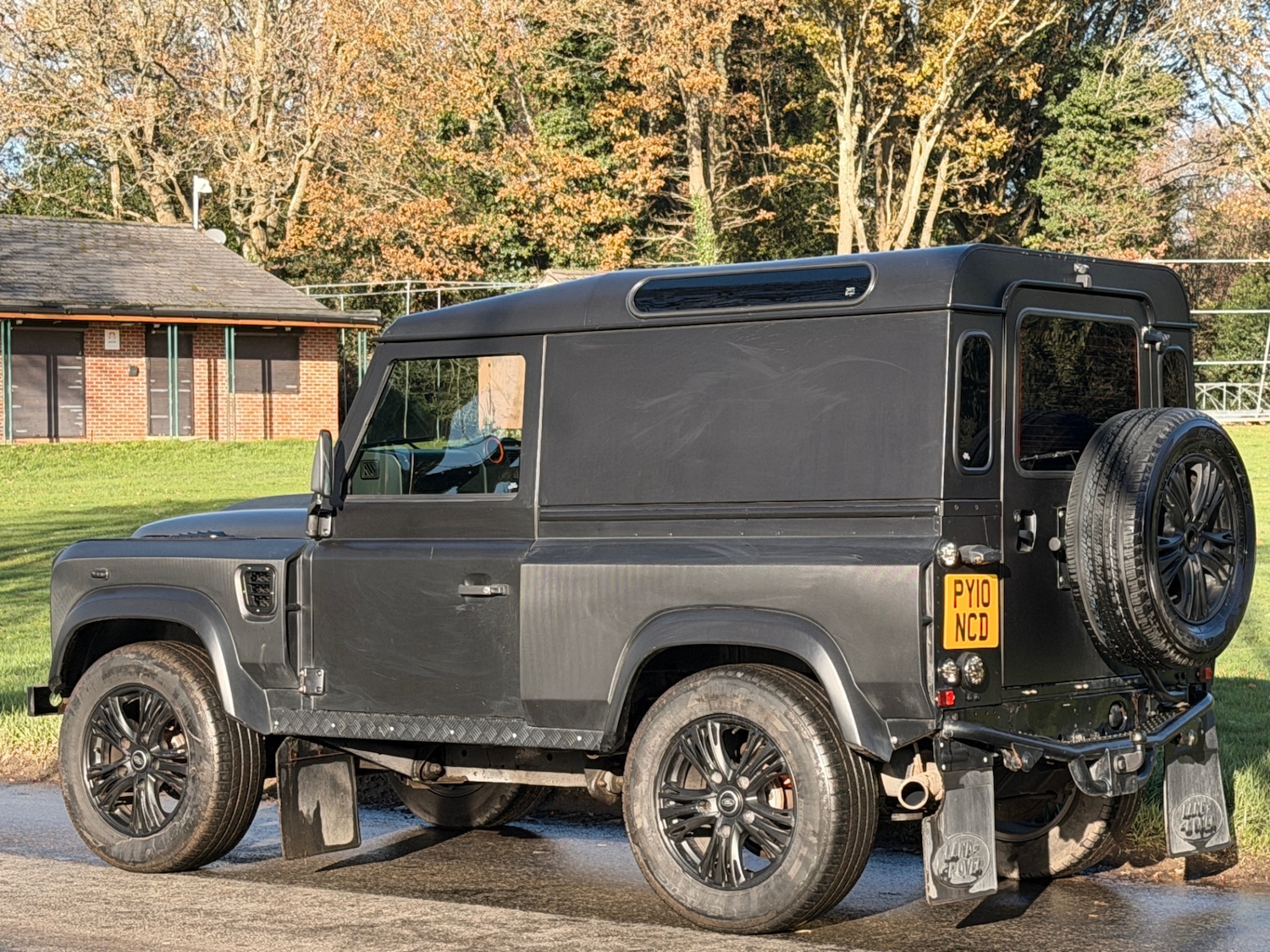 Used Land Rover Defender 2010 for sale - 76784711: Photo 6