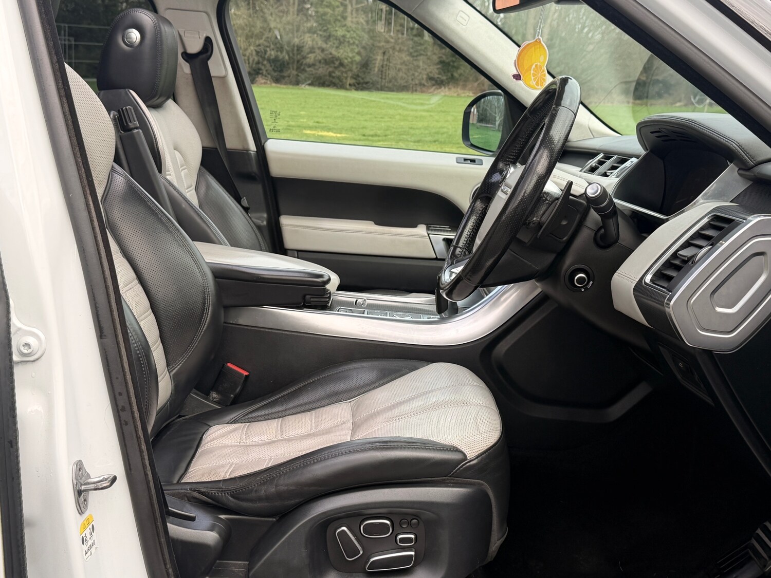 Used Land Rover Range Rover Sport 2014 for sale - 77533619: Photo 9