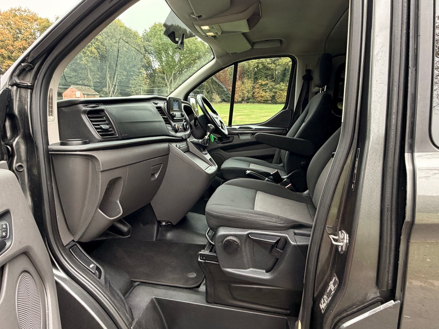 Used Ford Tourneo Custom 2018 for sale - 76250752: Photo 12