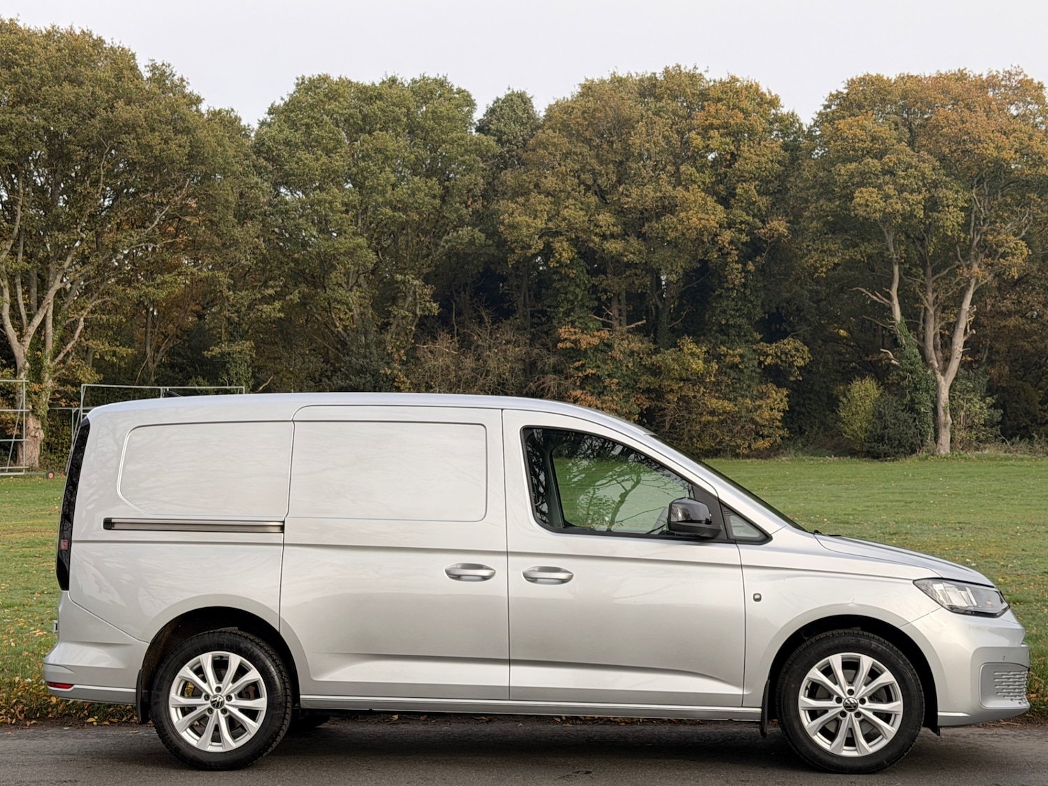 Used Volkswagen Caddy Maxi 2021 for sale - 76440267: Photo 3