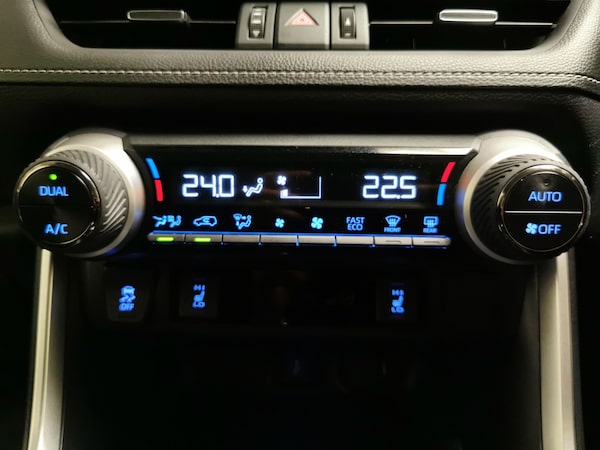 Used Toyota RAV4 2020 for sale - 76036959: Photo 28