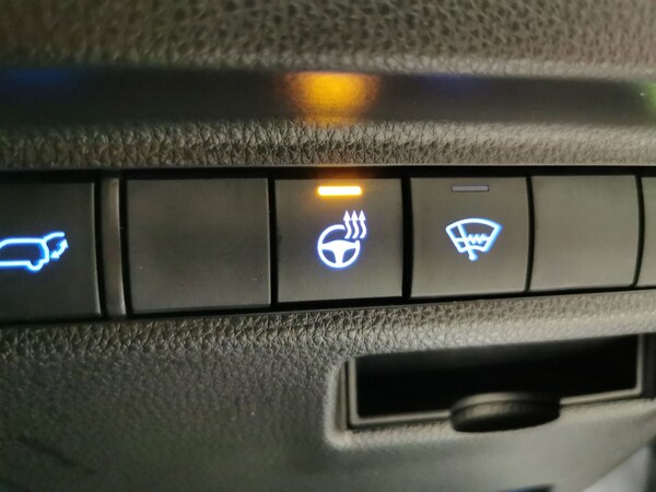 Used Toyota RAV4 2020 for sale - 76036959: Photo 32