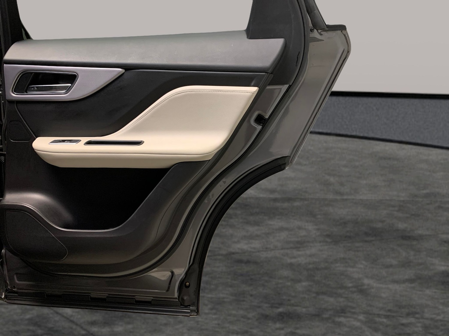 Used Jaguar F-Pace 2018 for sale - 76796937: Photo 30