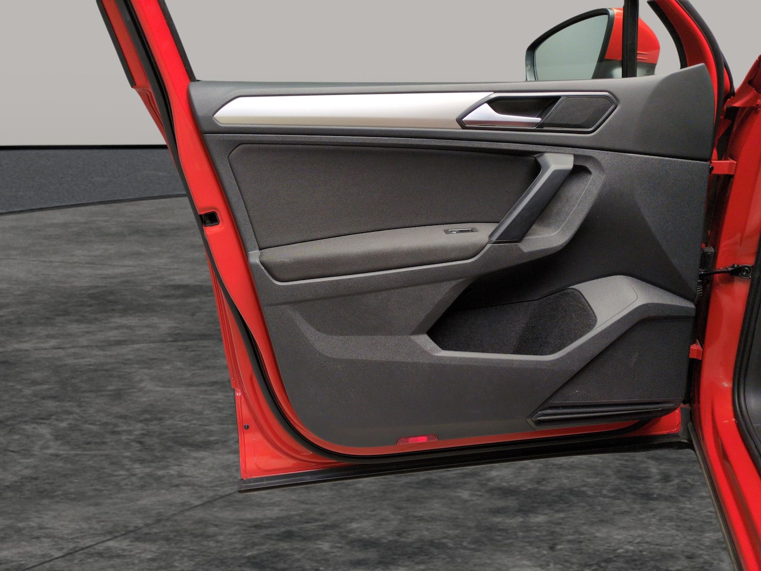 Used Volkswagen Tiguan 2017 for sale - 77165709: Photo 29