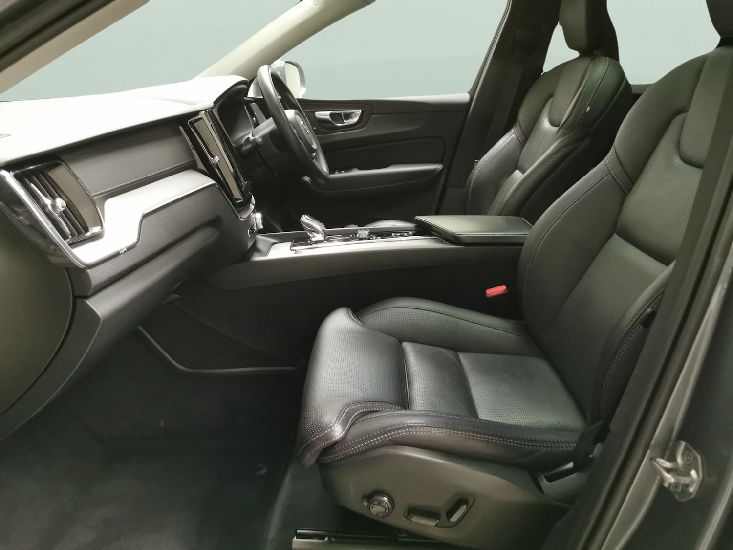 Used Volvo XC60 for sale - 77180453: Photo 4