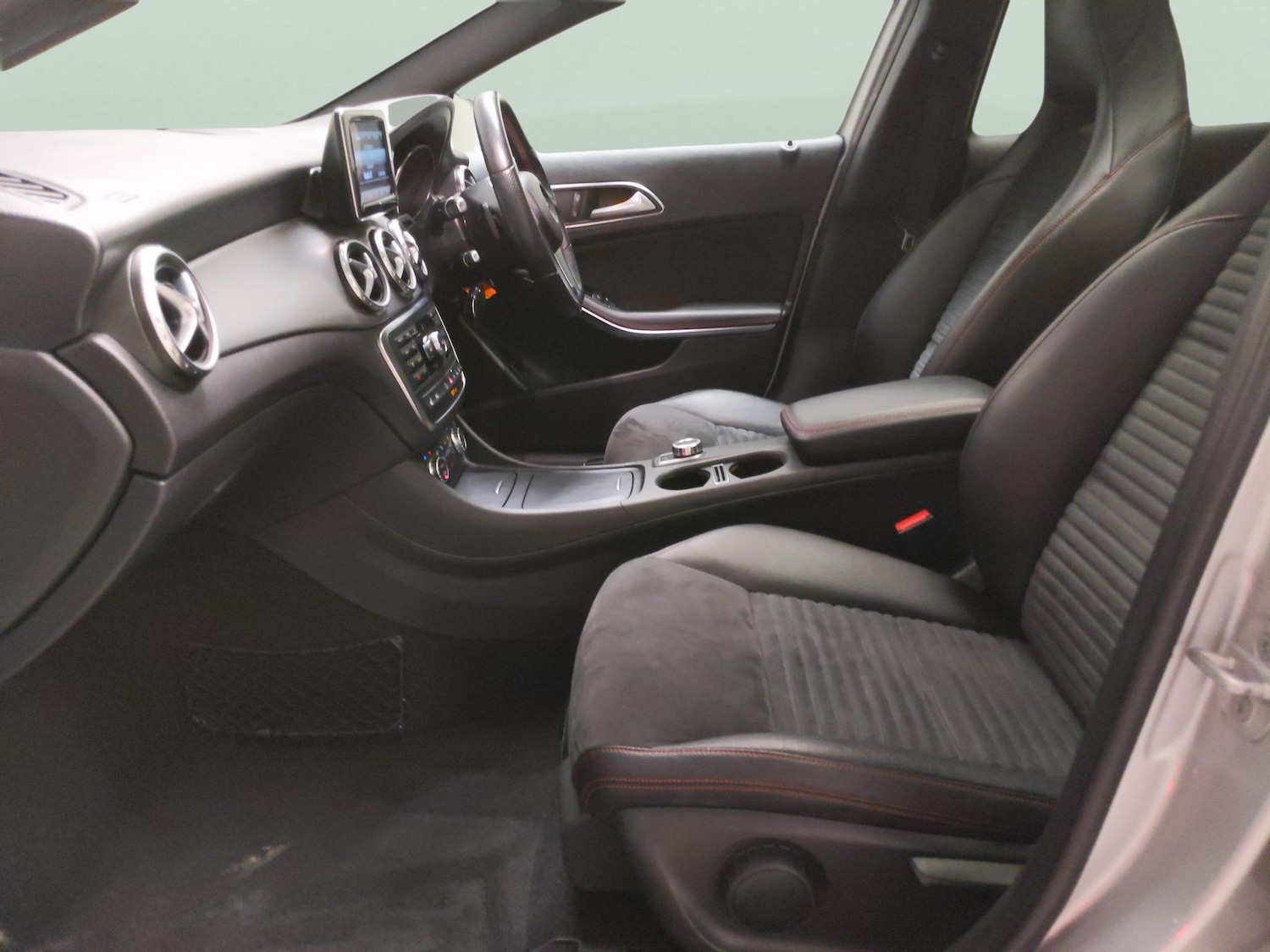 Used Mercedes-Benz GLA 2014 for sale - 76636385: Photo 4