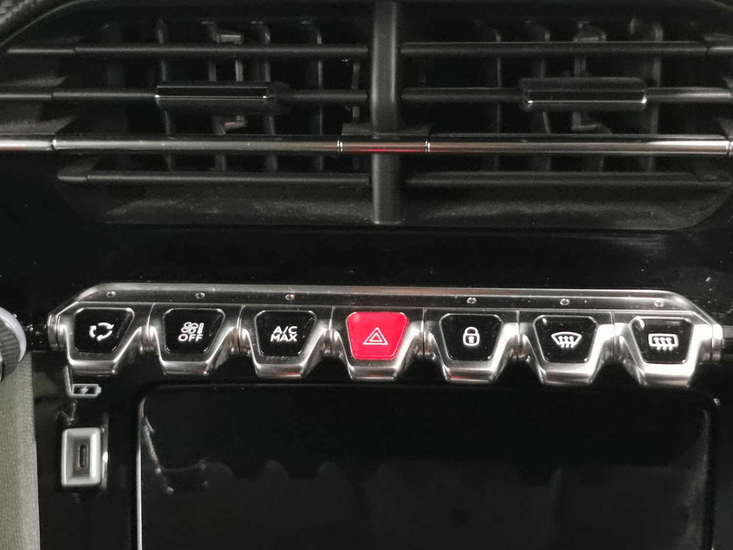 Used Peugeot 2008 2022 for sale - 77294994: Photo 16