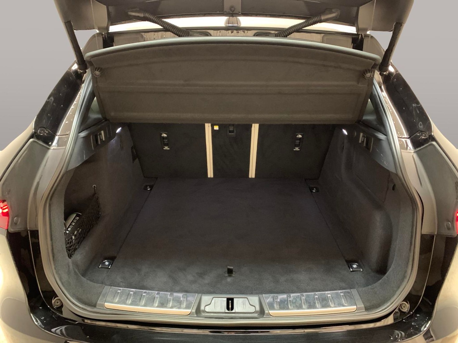 Used Jaguar F-Pace 2023 for sale - 76954794: Photo 33