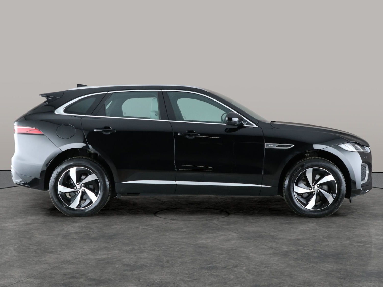 Used Jaguar F-Pace 2023 for sale - 76954794: Photo 9