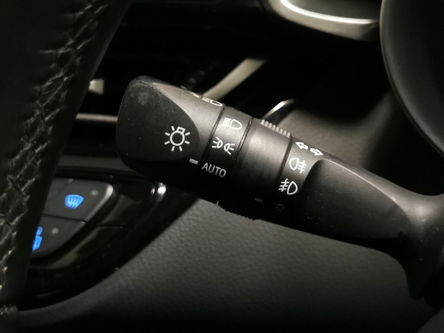 Used Toyota C-HR 2019 for sale - 76390347: Photo 24