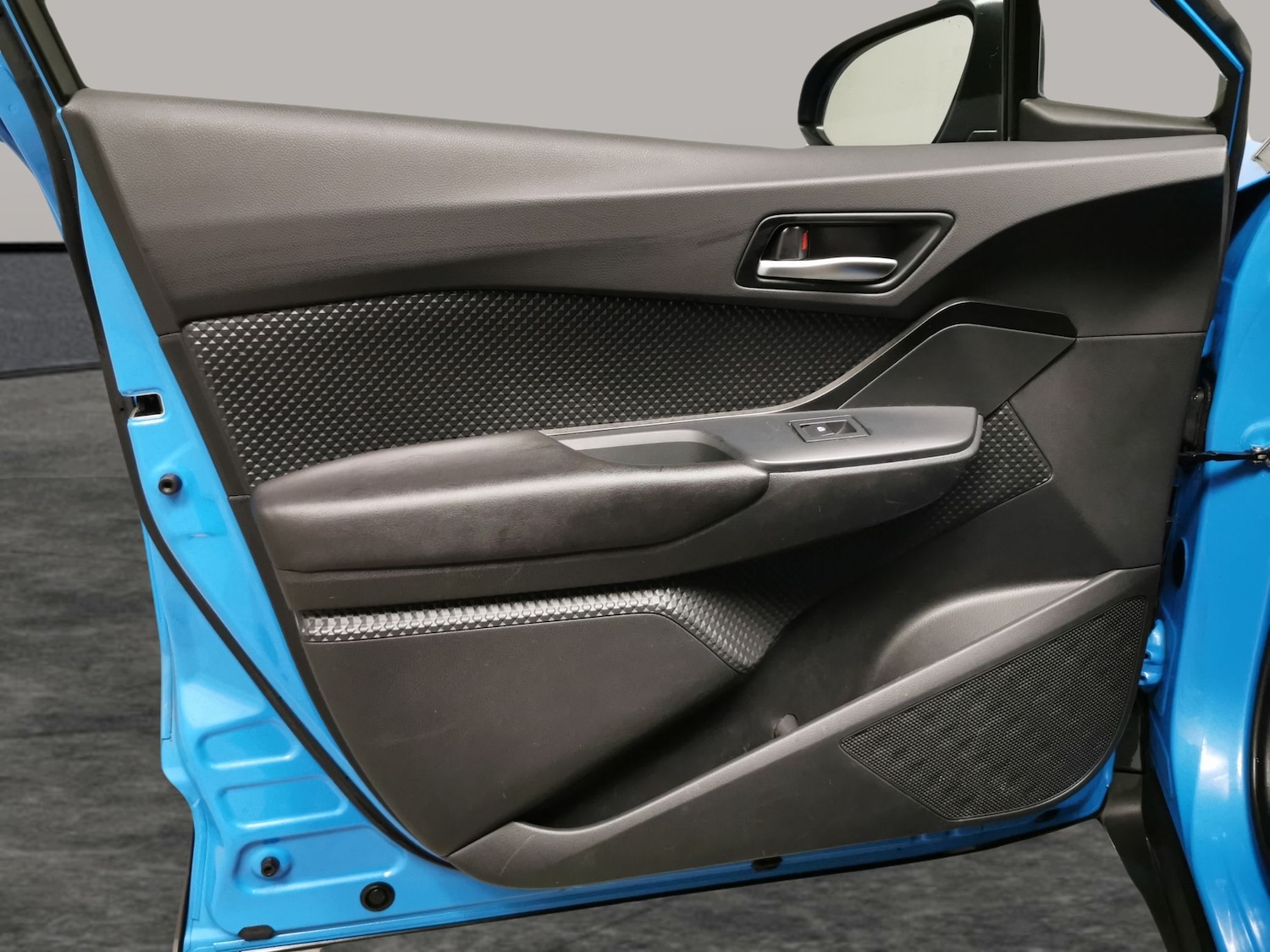 Used Toyota C-HR 2019 for sale - 76390347: Photo 33