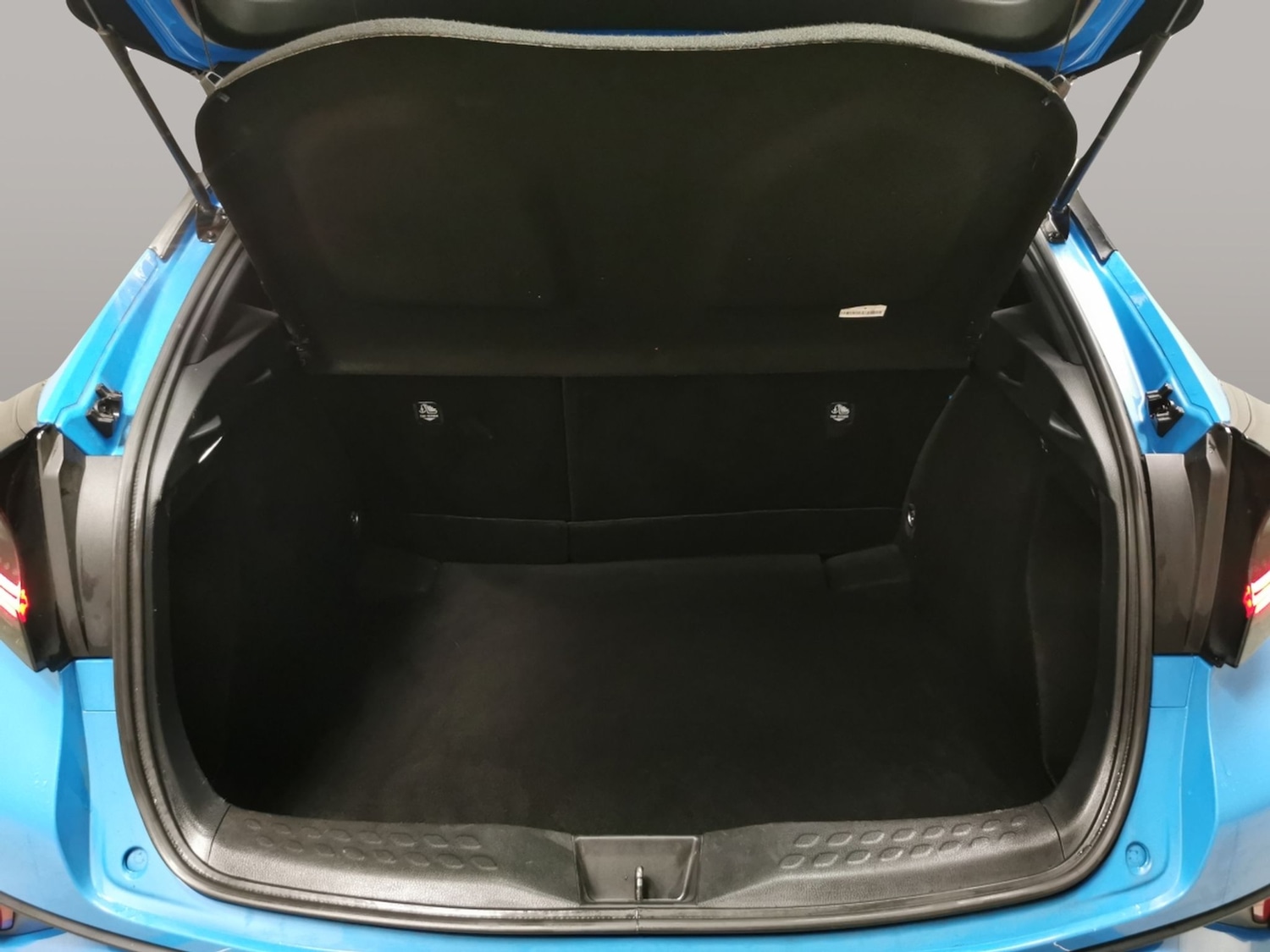 Used Toyota C-HR 2019 for sale - 76390347: Photo 41