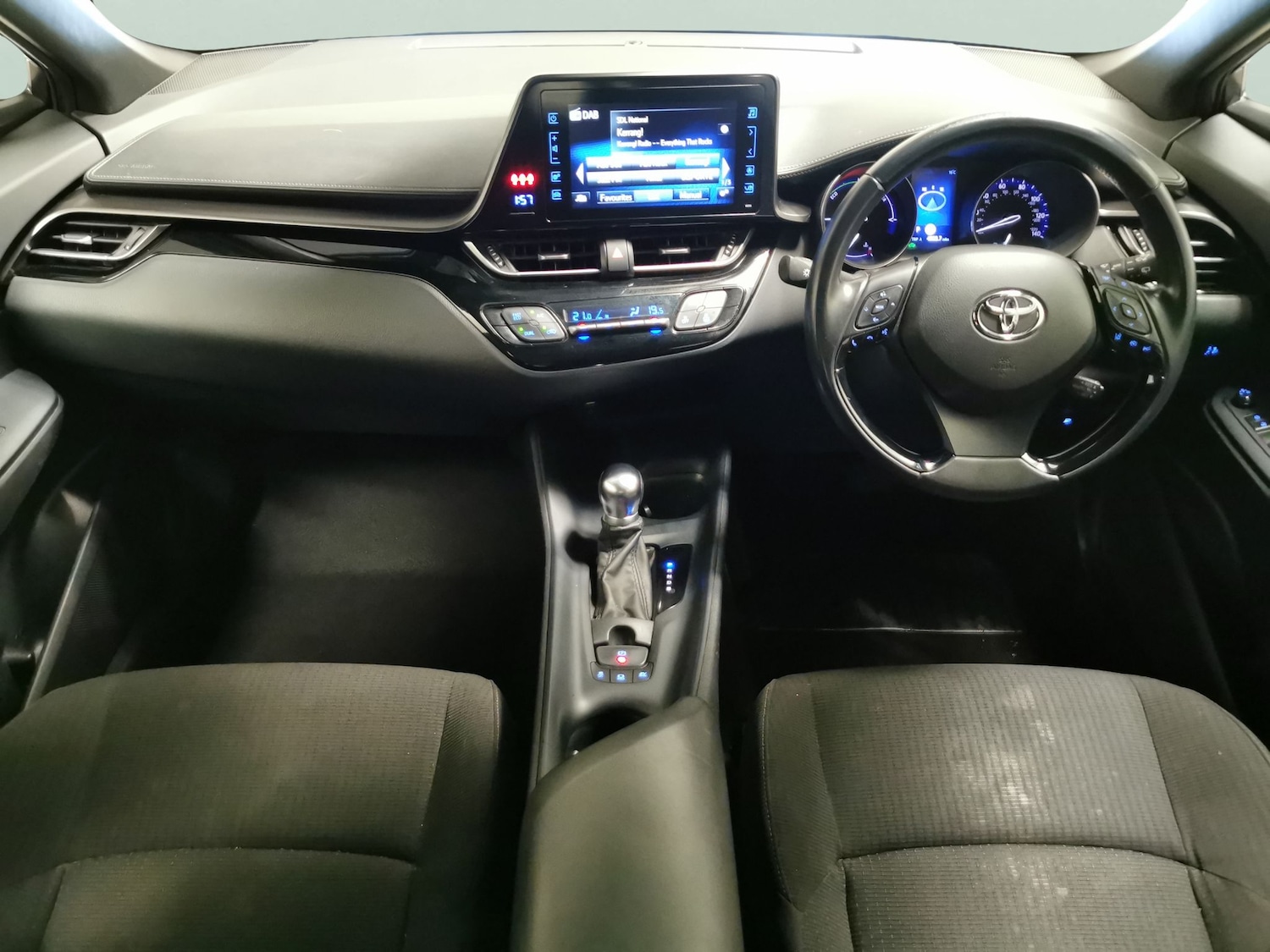 Used Toyota C-HR 2019 for sale - 76390347: Photo 9