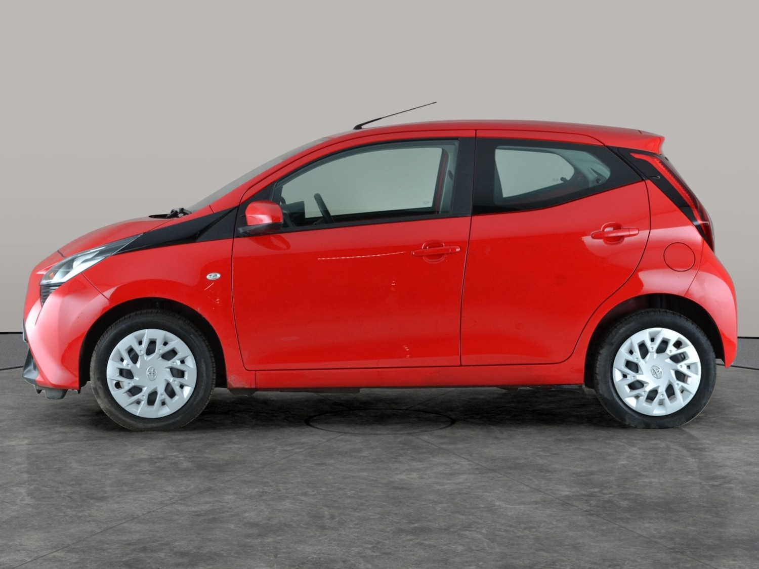 Used Toyota AYGO 2021 for sale - 77732936: Photo 13
