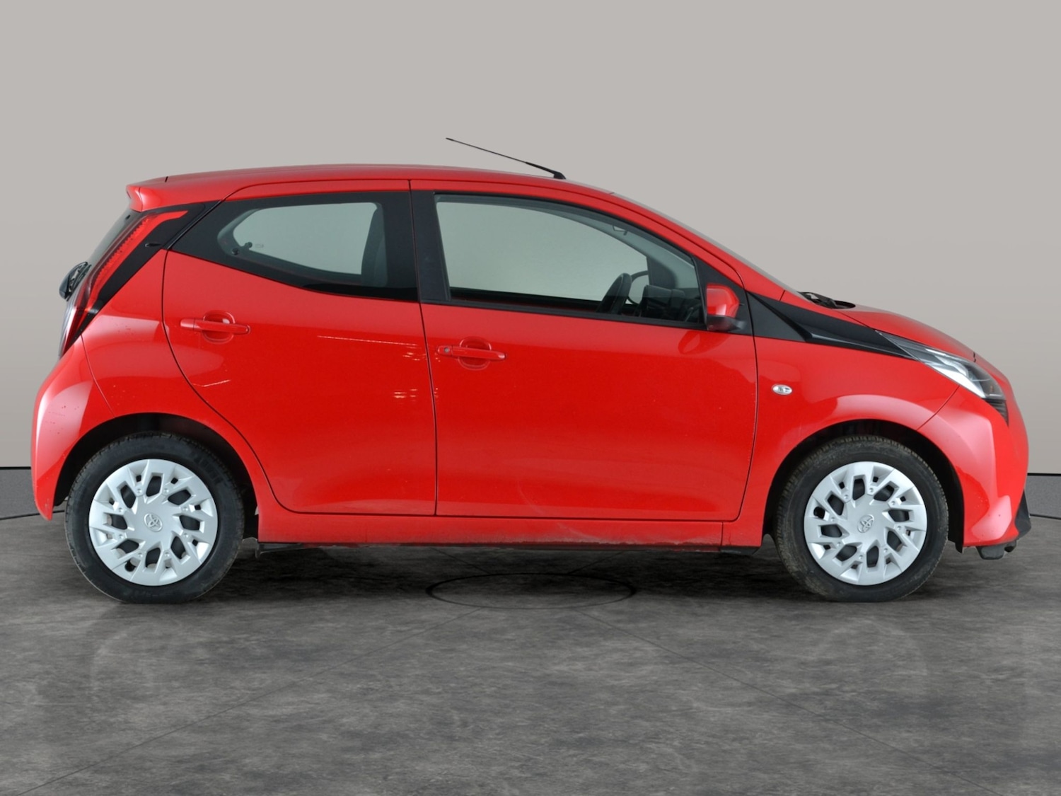 Used Toyota AYGO 2021 for sale - 77732936: Photo 9