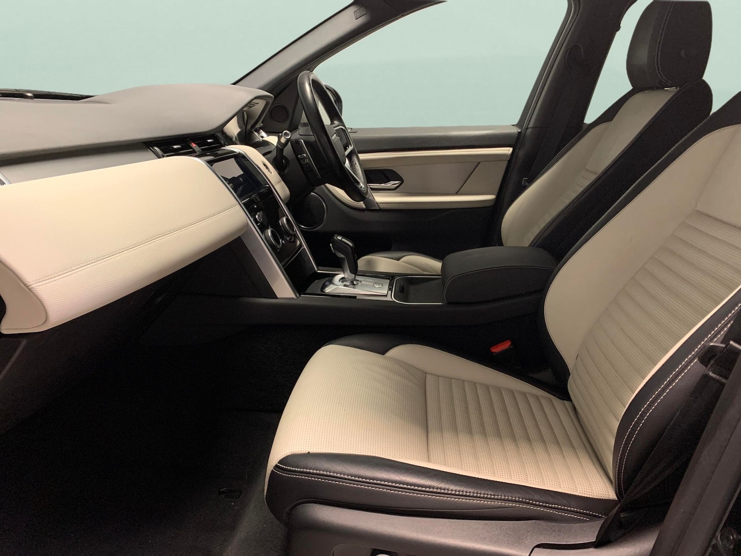 Used Land Rover Discovery Sport 2021 for sale - 77340121: Photo 4