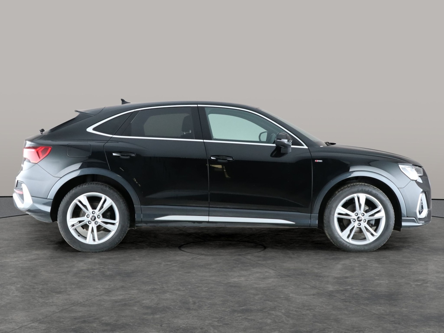 Used Audi Q3 2022 for sale - 76750342: Photo 9