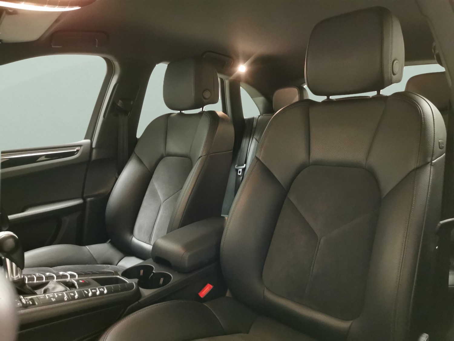 Used Porsche Macan 2021 for sale - 77833670: Photo 15