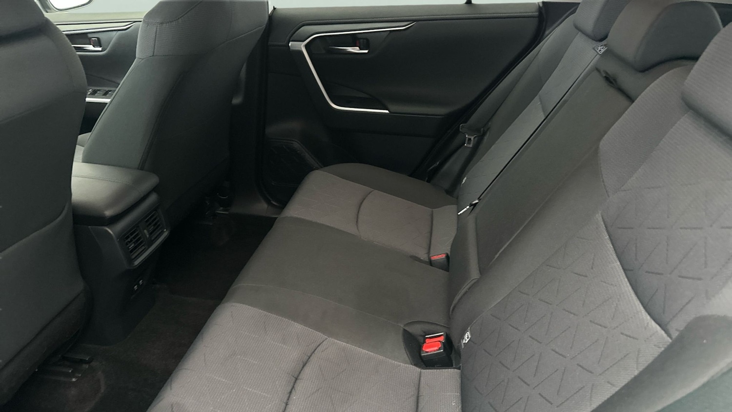 Used Toyota RAV4 2021 for sale - 76946641: Photo 17