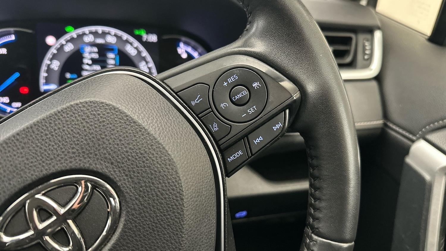 Used Toyota RAV4 2021 for sale - 76946641: Photo 25