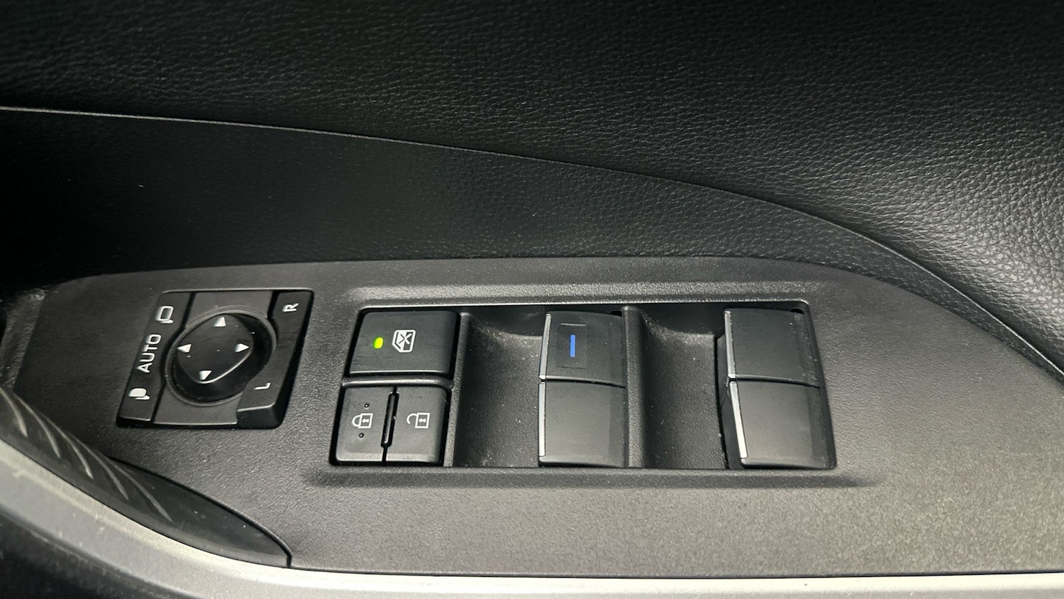 Used Toyota RAV4 2021 for sale - 76946641: Photo 26