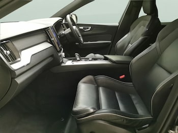 Used Volvo XC60 2022 for sale - 75734017: Photo