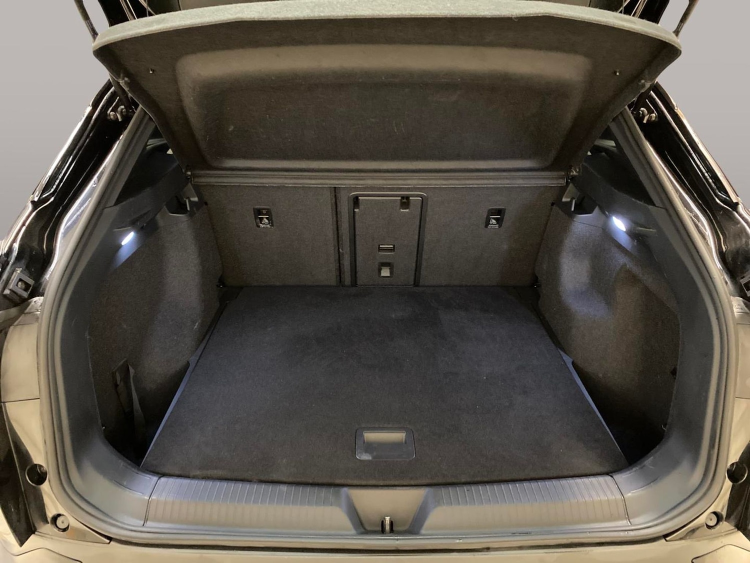 Used Volkswagen ID.4 2023 for sale - 78178102: Photo 38