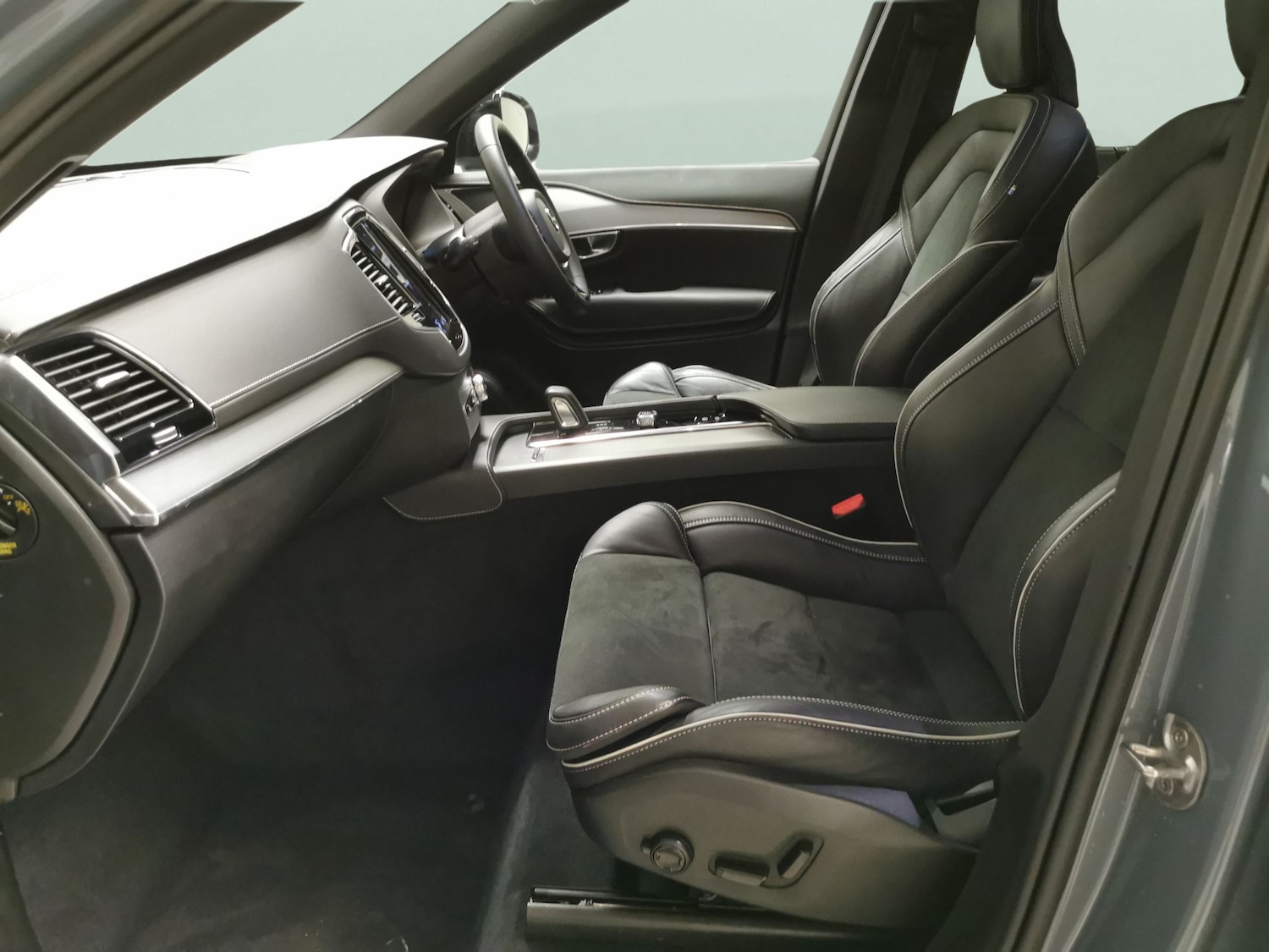 Used Volvo XC90 2022 for sale - 77312636: Photo 4