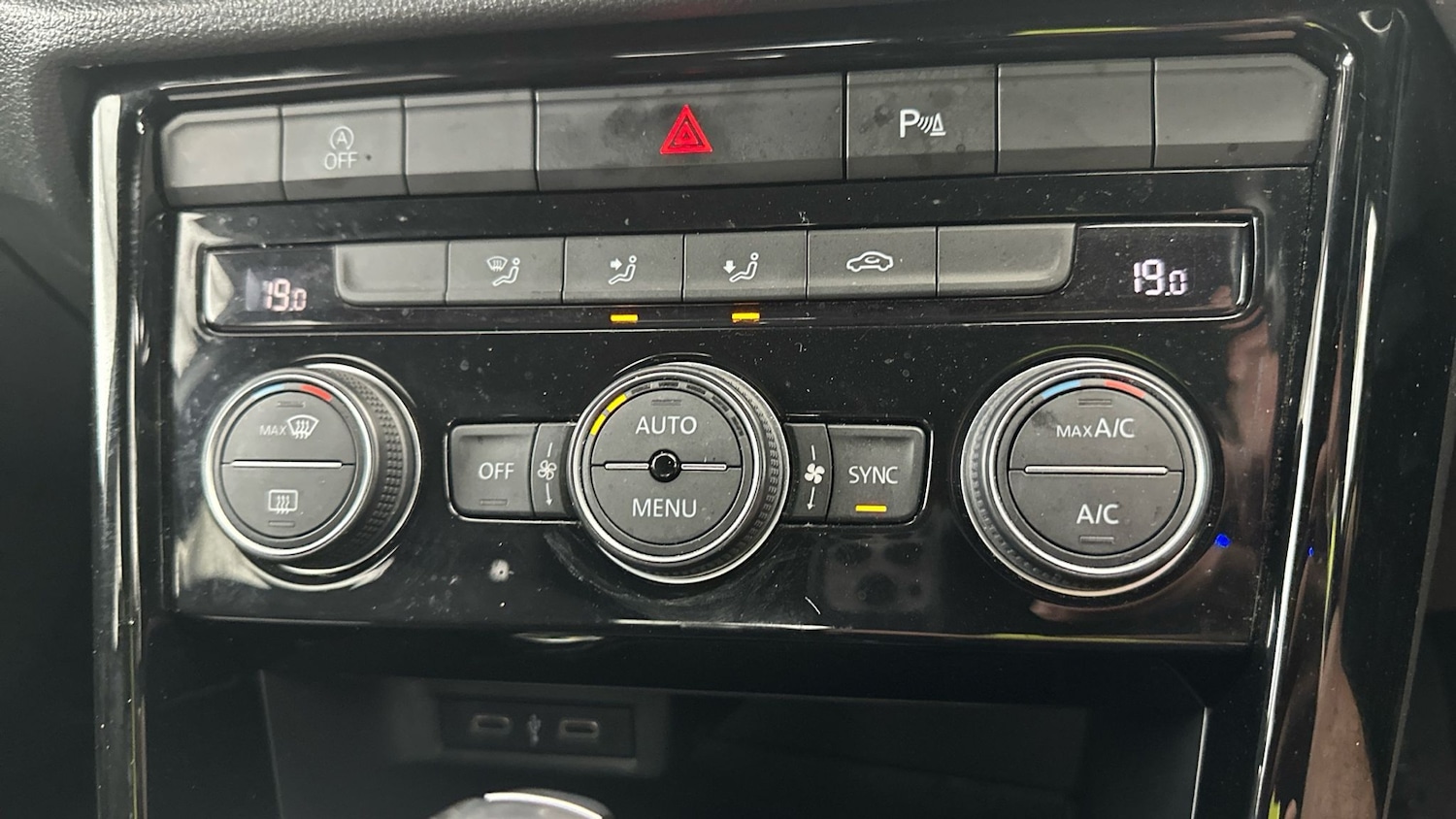 Used Volkswagen T-Roc 2021 for sale - 77151837: Photo 24