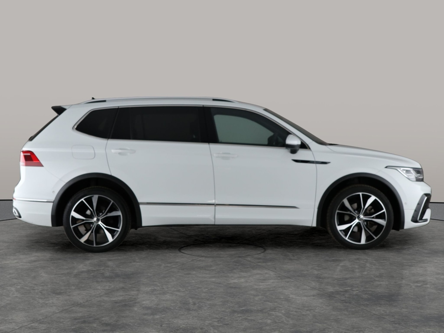 Used Volkswagen Tiguan Allspace 2022 for sale - 76290670: Photo 9