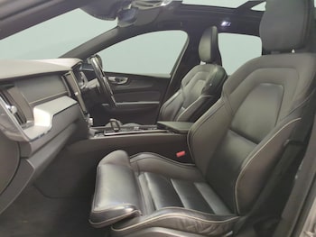 Used Volvo XC60 2019 for sale - 78826989: Photo