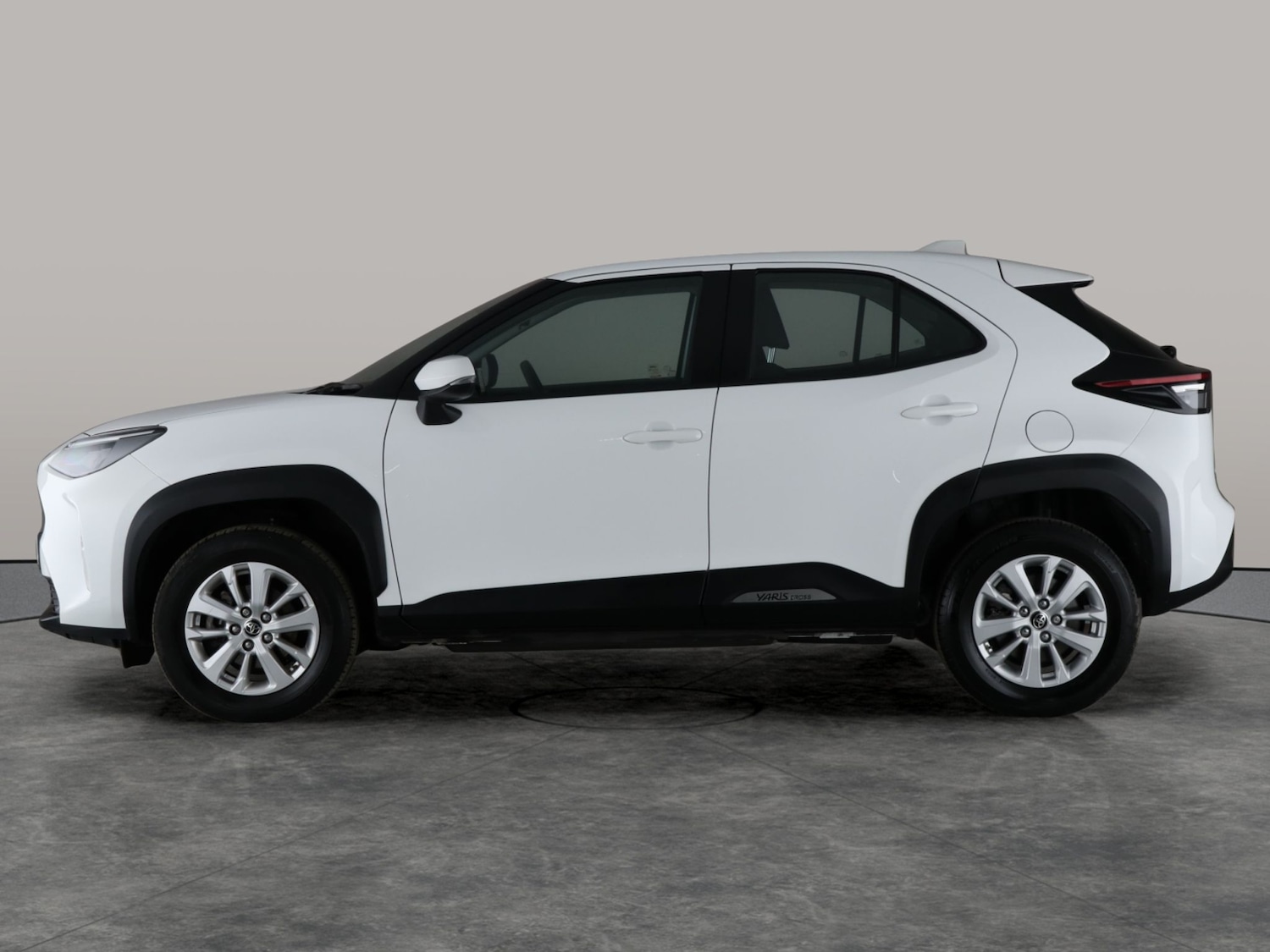 Used Toyota Yaris Cross 2024 for sale - 76318295: Photo 16
