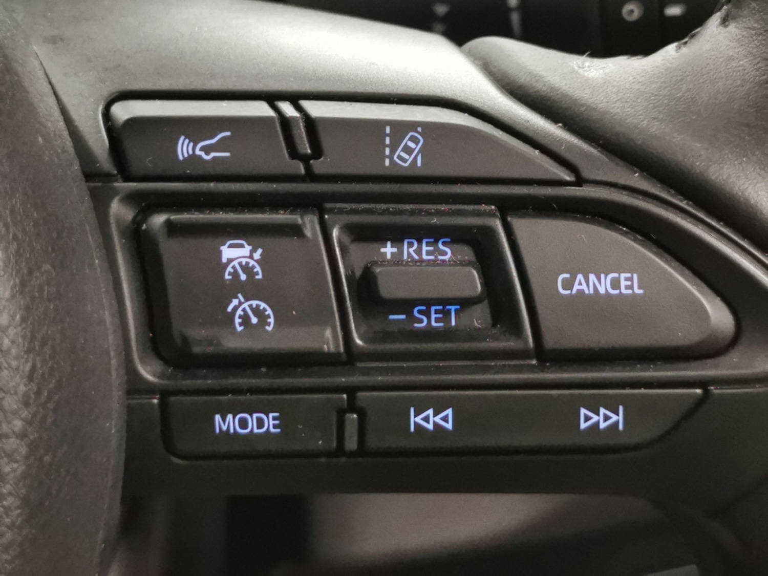 Used Toyota Yaris Cross 2024 for sale - 76318295: Photo 24