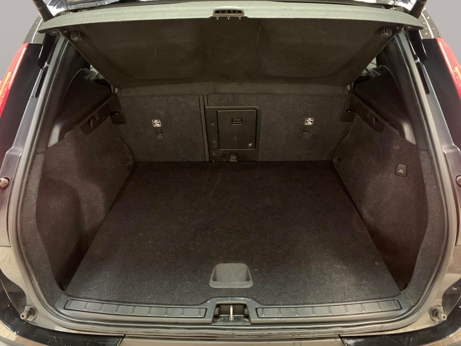 Used Volvo XC40 2021 for sale - 77235804: Photo 31