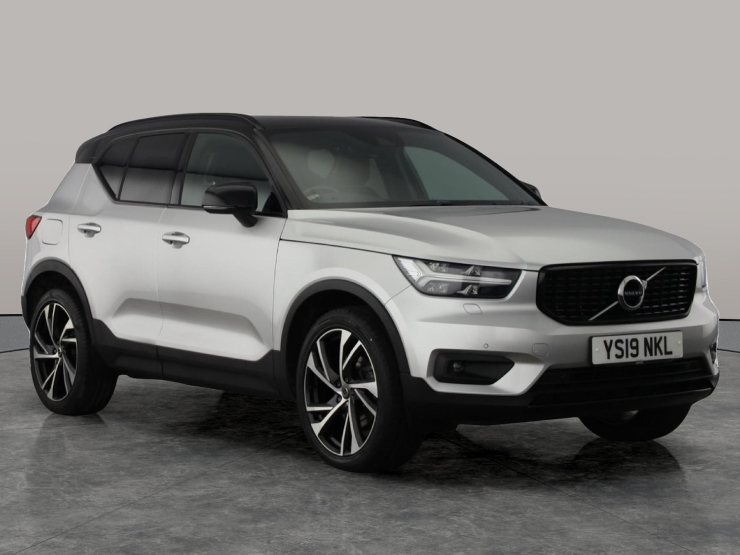 Used Volvo XC40 2019 for sale - 77743319: Photo 4