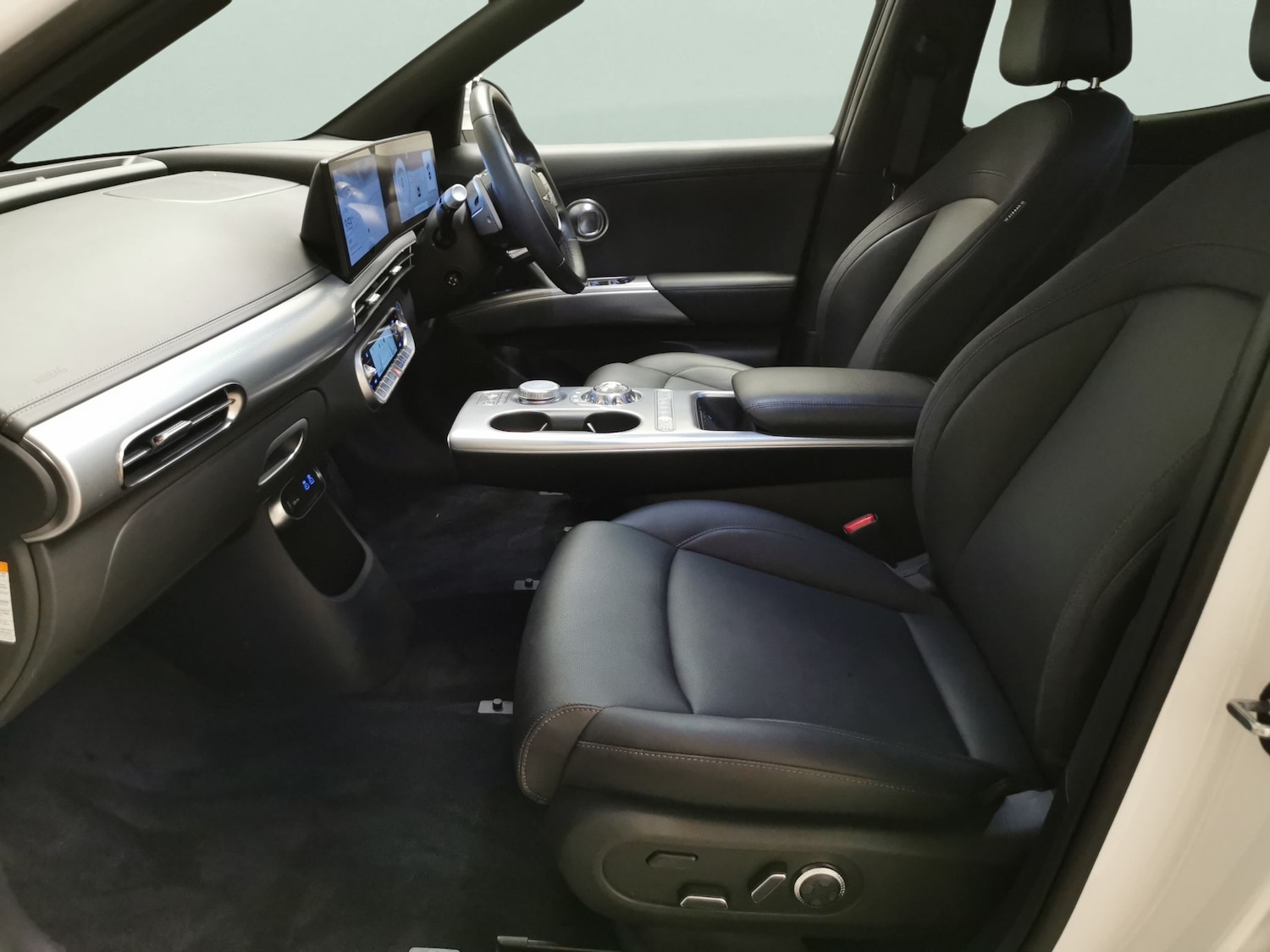 Used Genesis GV60 2024 for sale - 76766685: Photo 4