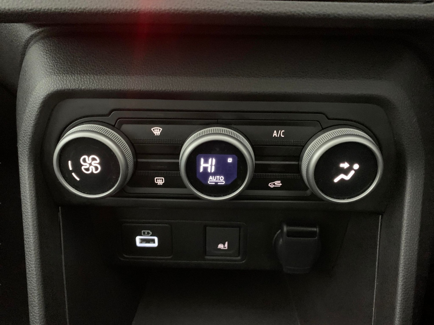 Used Dacia Sandero Stepway 2024 for sale - 77198655: Photo 18