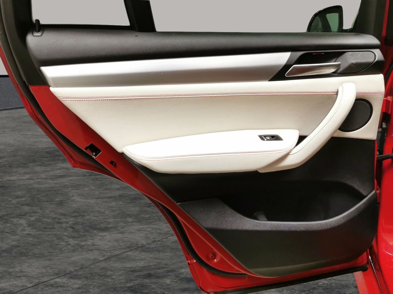 Used BMW X4 2016 for sale - 76420800: Photo 37