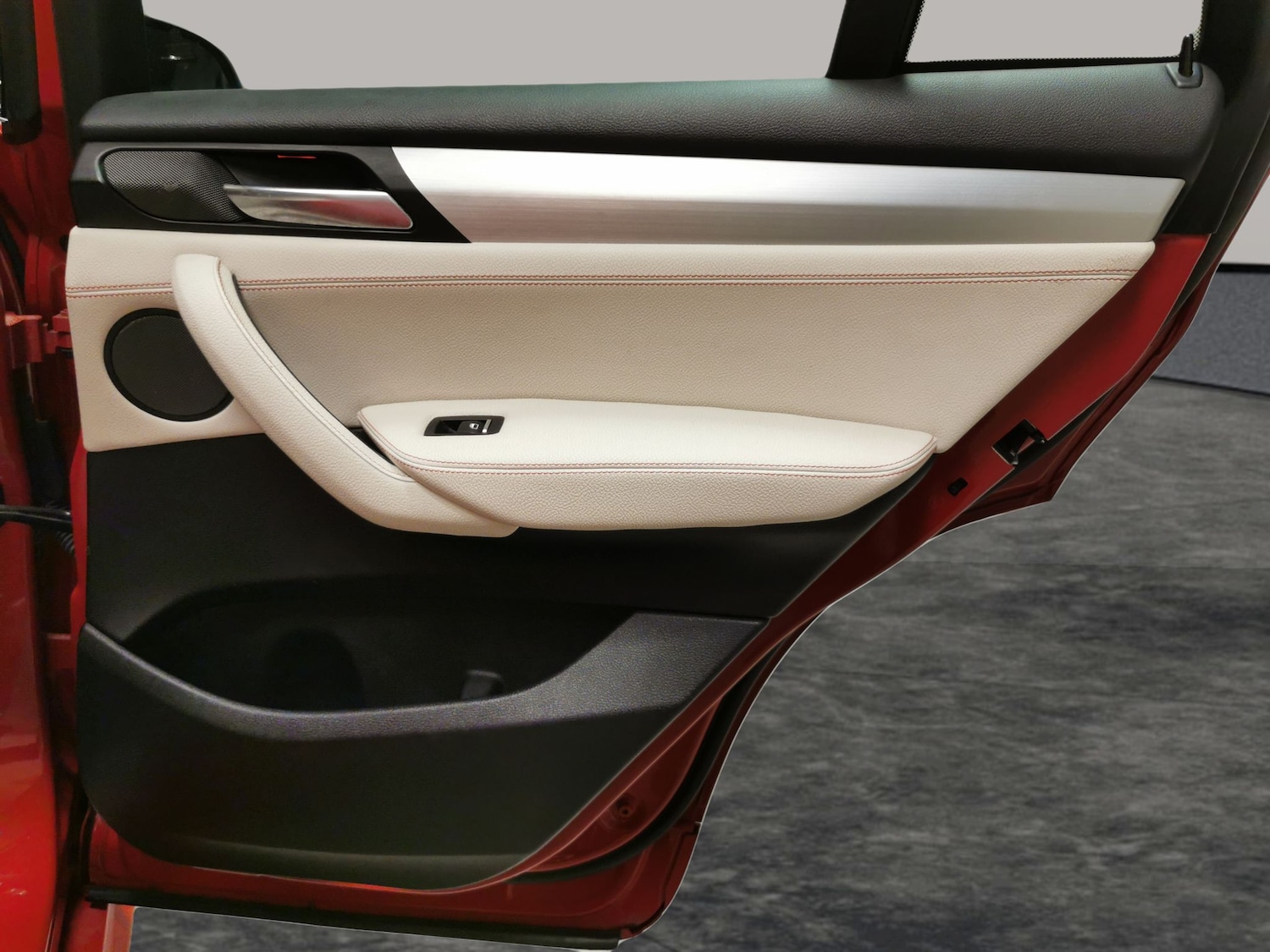 Used BMW X4 2016 for sale - 76420800: Photo 38