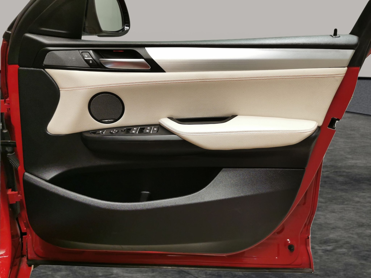 Used BMW X4 2016 for sale - 76420800: Photo 39