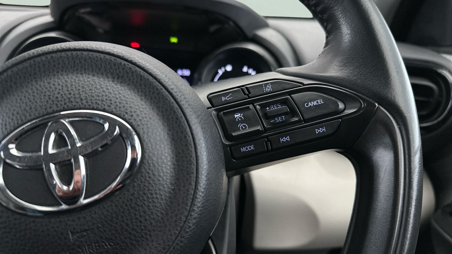 Used Toyota Yaris 2021 for sale - 76534196: Photo 23