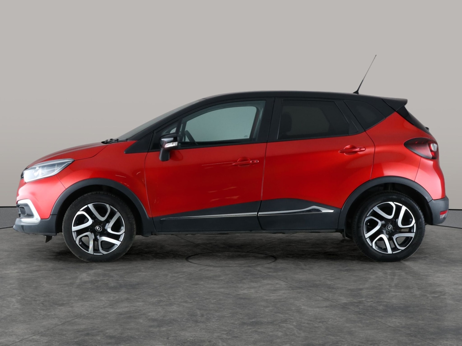Used Renault Captur 2018 for sale - 76719922: Photo 11