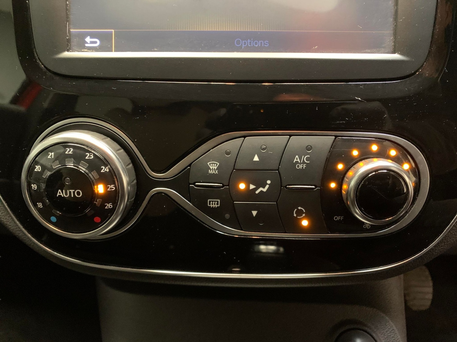 Used Renault Captur 2018 for sale - 76719922: Photo 13