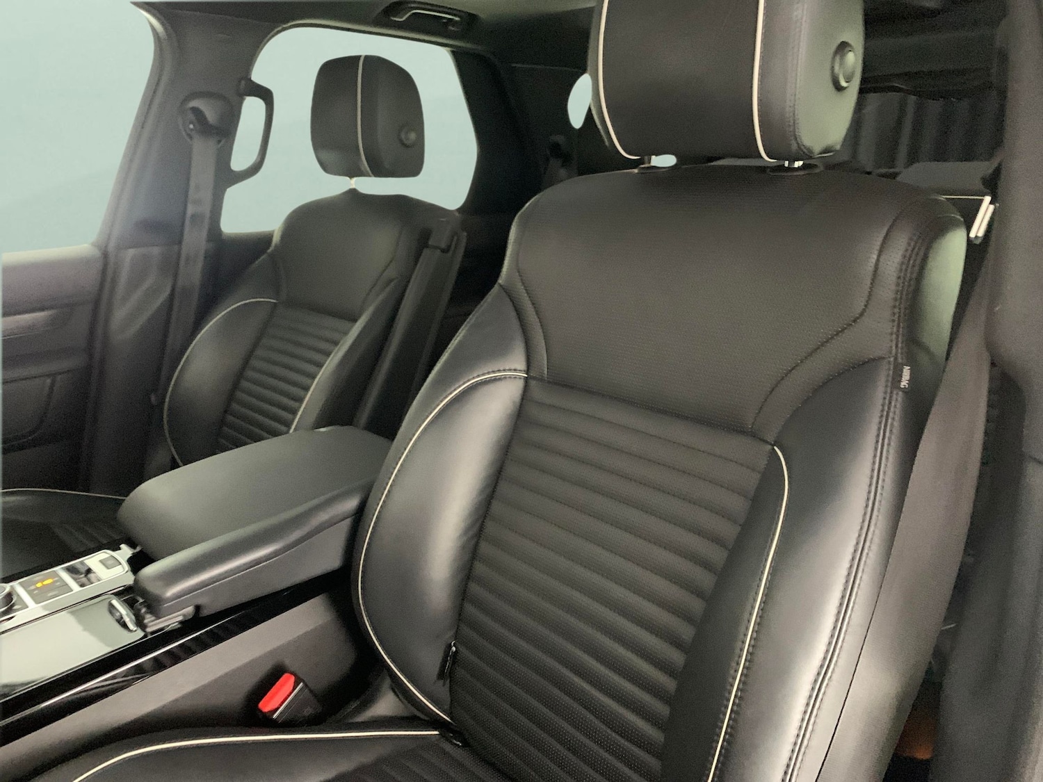 Used Land Rover Discovery 2019 for sale - 77965692: Photo 8