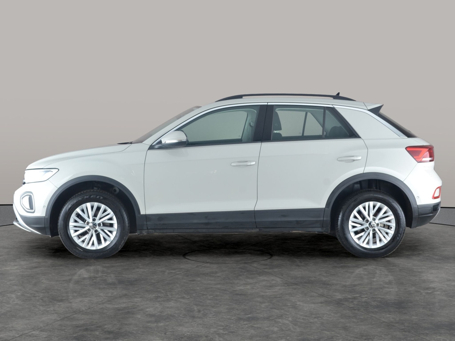 Used Volkswagen T-Roc 2023 for sale - 76879182: Photo 12