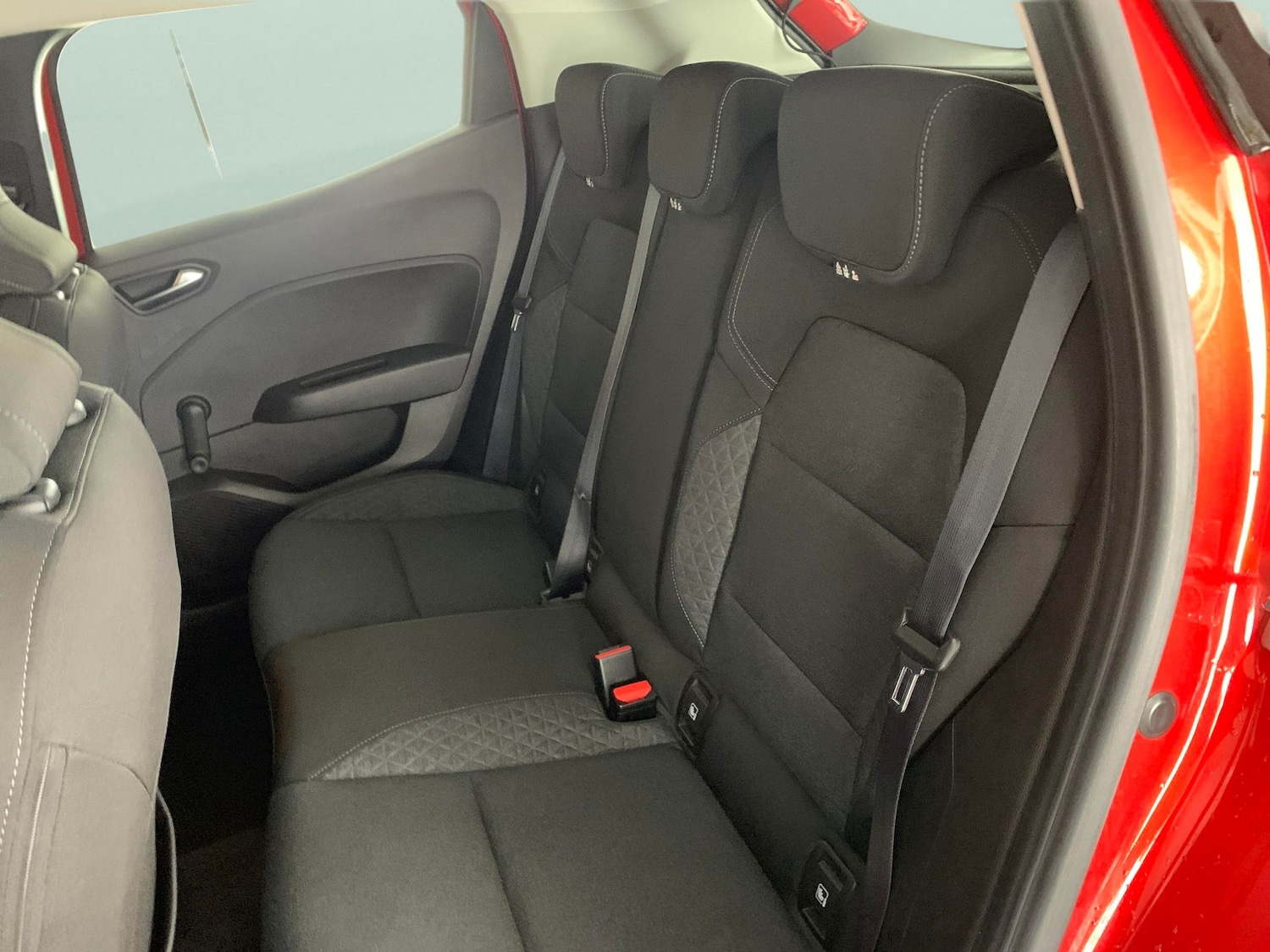 Used Renault Clio 2020 for sale - 76540320: Photo 28