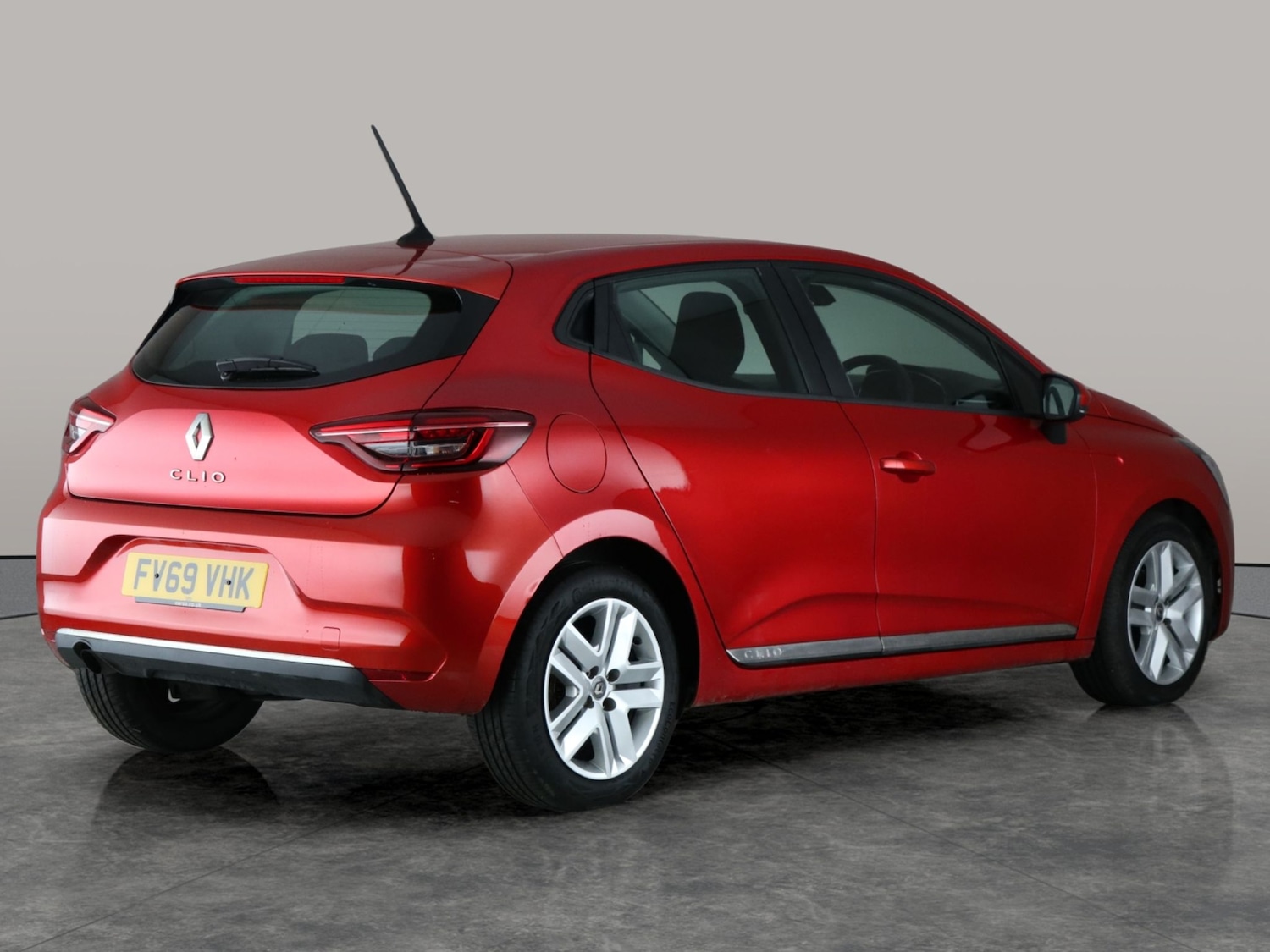 Used Renault Clio 2020 for sale - 76540320: Photo 9