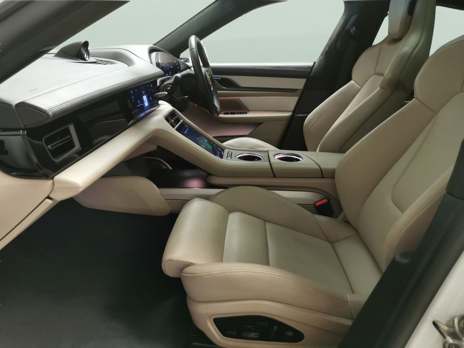 Used Porsche Taycan 2021 for sale - 76162511: Photo 5